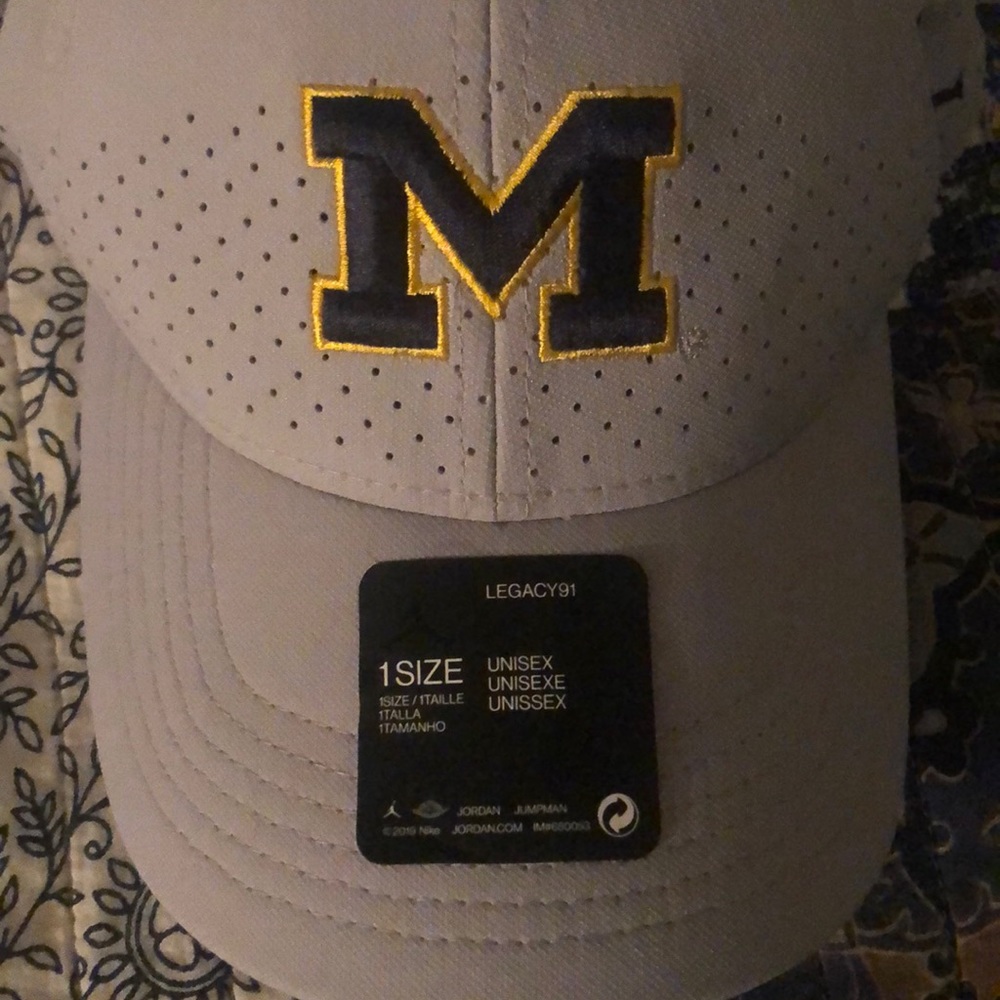 Michigan Nike/Jordan hat. New/perfect
